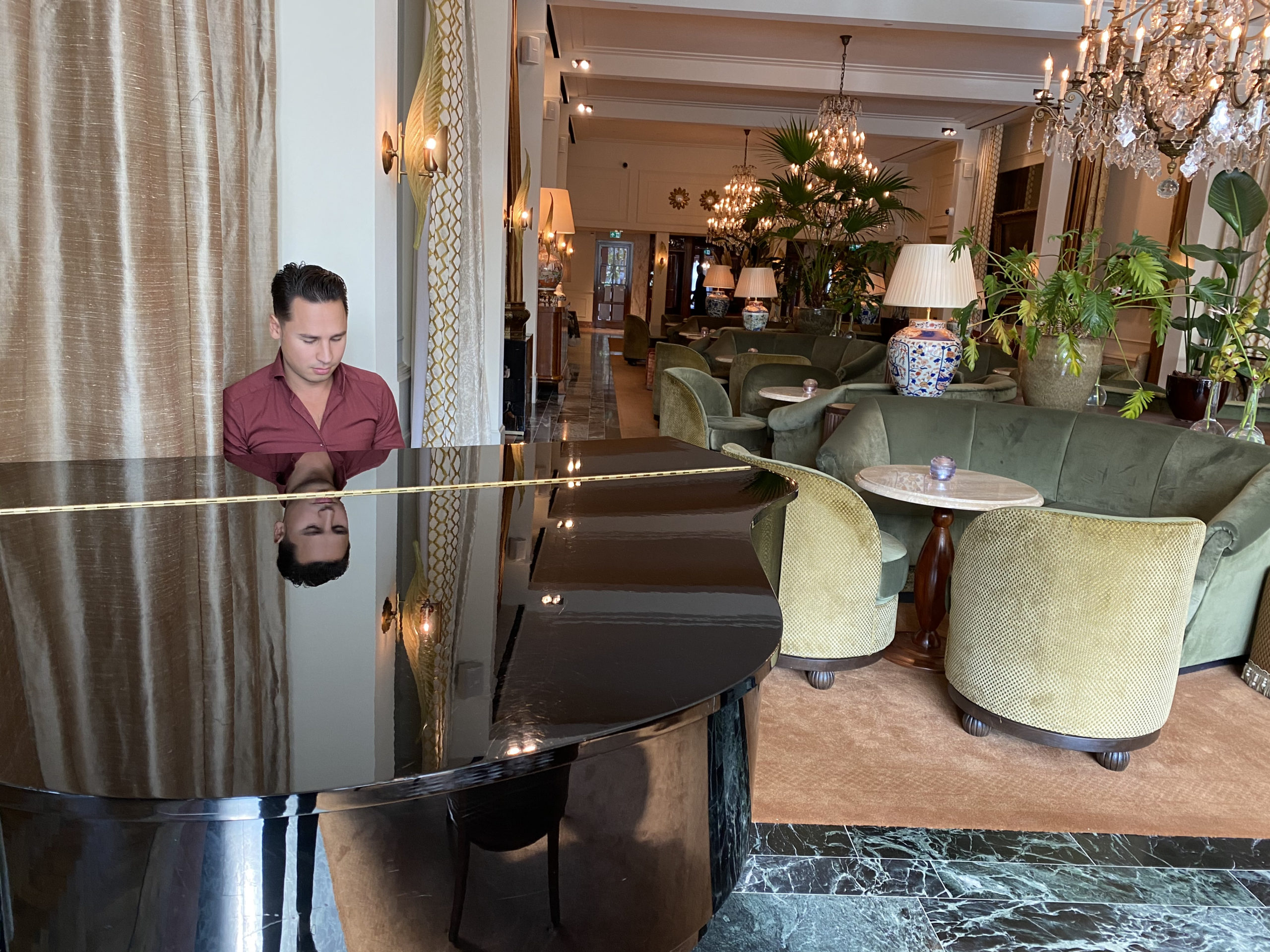 Rolando Oscar — piano